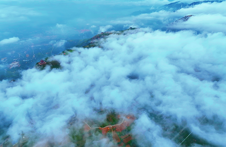 鄭州伏羲山：蒼茫雲海間 江山美麗如畫