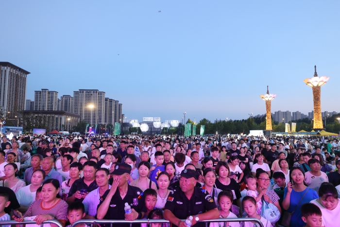 2023“魅力開封·樂享生活”美食消費季暨開封首屆青島啤酒節快閃空間活動開幕