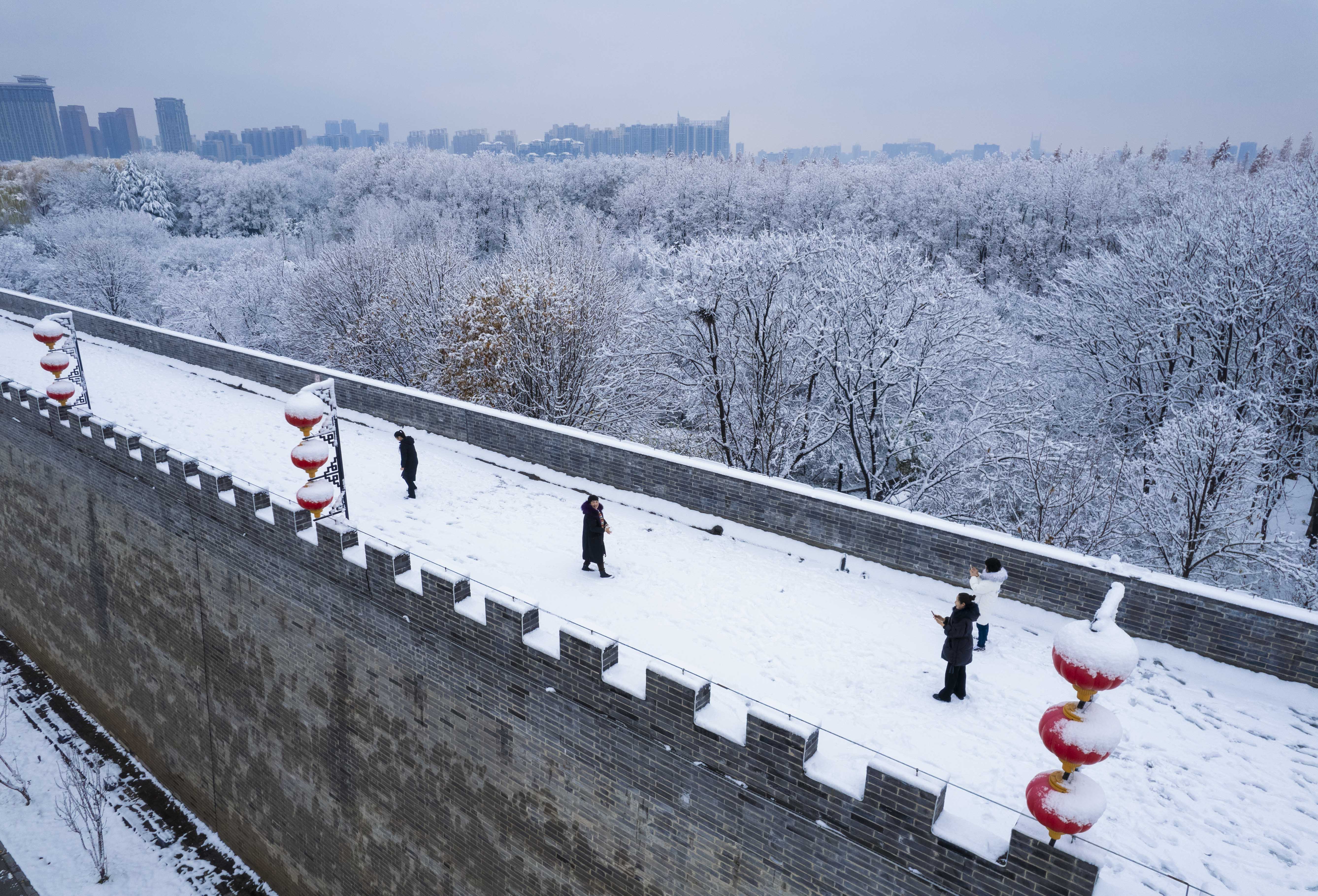 飛雪落成詩 一秒入仙境！雪後河南 美出“天際”
