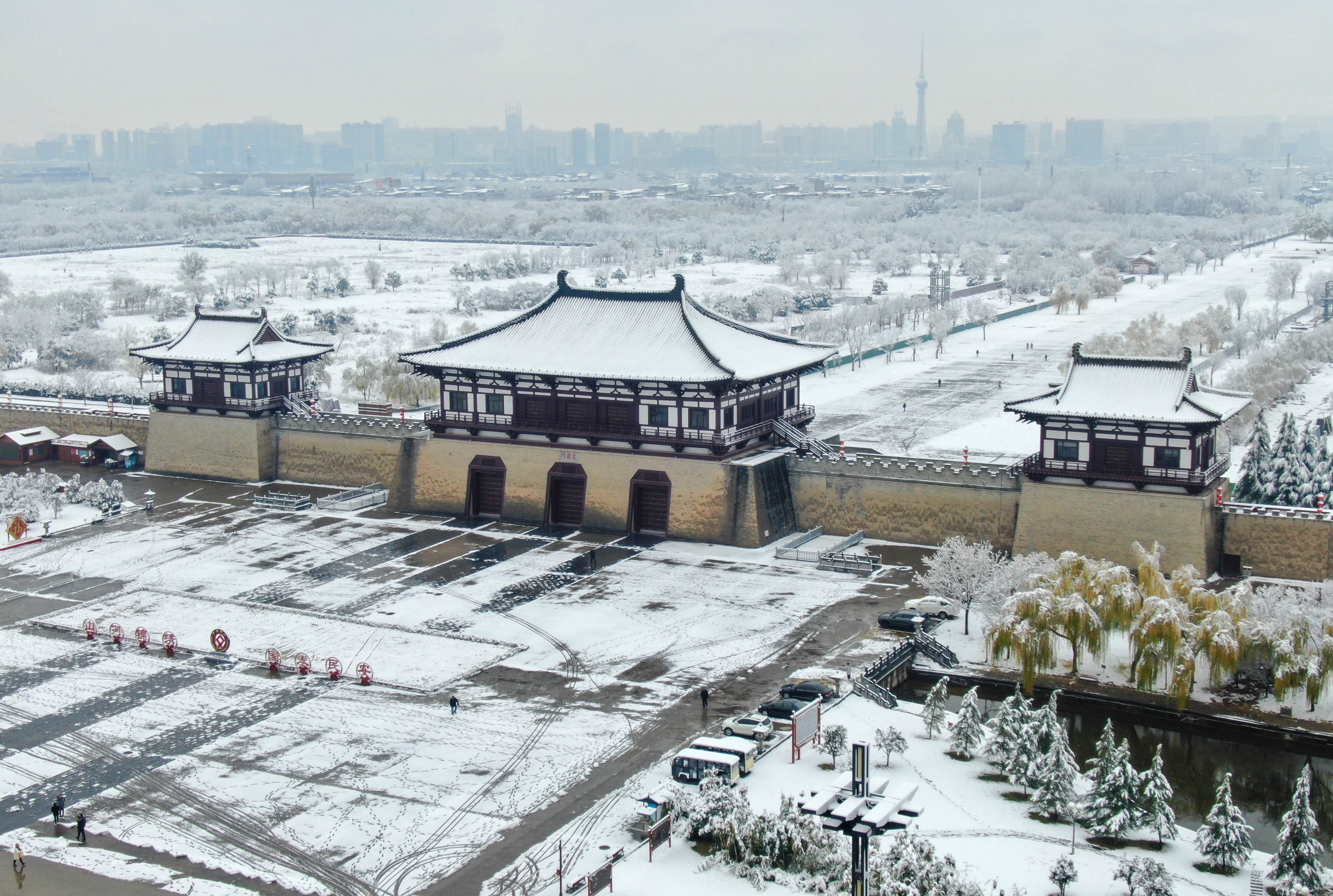 飛雪落成詩 一秒入仙境！雪後河南 美出“天際”