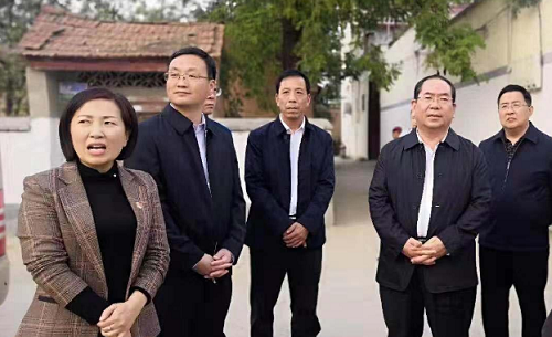 【河南供稿】週口市長丁福浩到項城市調研脫貧攻堅及廁所革命推進情況