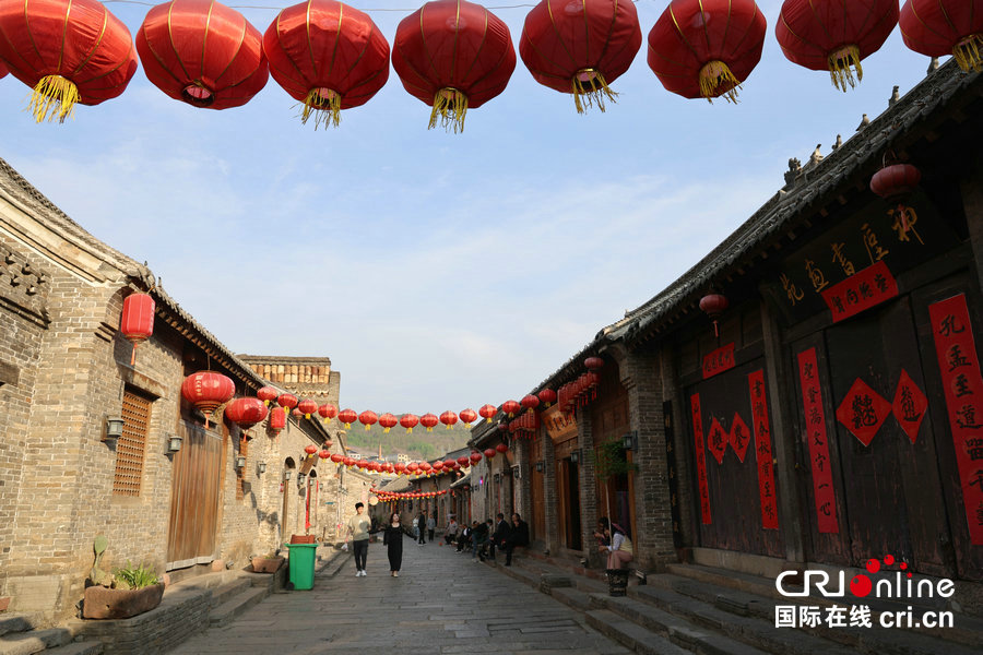 【行走都市圈·聚焦出彩中原】許昌禹州：一藥一瓷講好産業故事_fororder_老街內景.JPG
