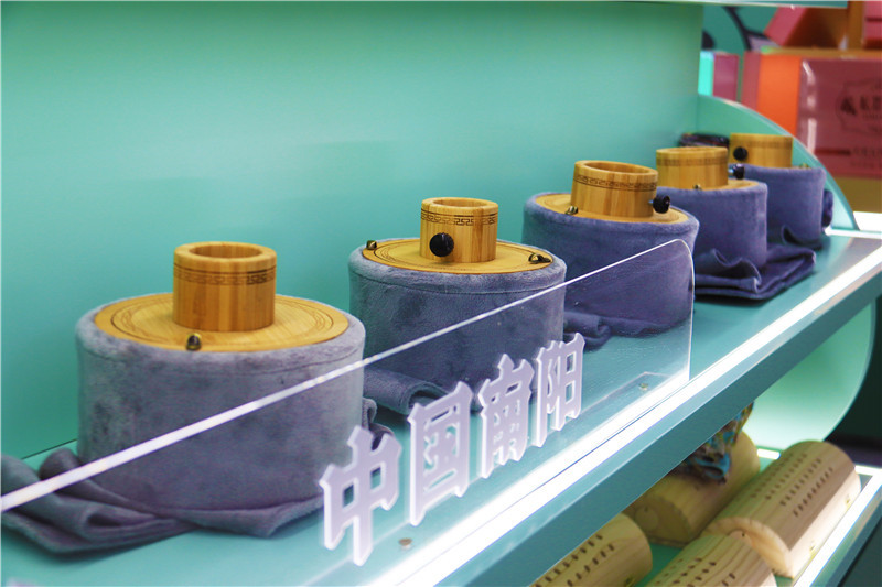 河南南陽：“鏈”“艾”臥龍_fororder_艾灸器具.JPG