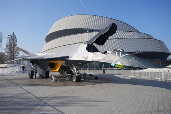 白帝空天戰機模型正式亮相長春凈月高新區