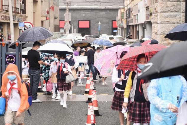 長春市小學開學第一課學習節約糧食