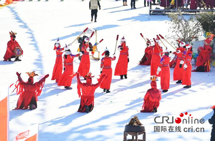 03【吉林】【原創】【CRI看吉林（標題）】【社會民生（標題）】【關東黑土（松原）】【移動版圖）】“2018冰雪吉林行”中外記者感受查幹湖漁獵文化