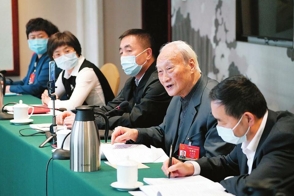 吉林省代表團繼續審議政府工作報告 審查“十四五”規劃和2035年遠景目標綱要草案_fororder_2f330d28-3a15-4de5-9ee5-3eedde639ac4