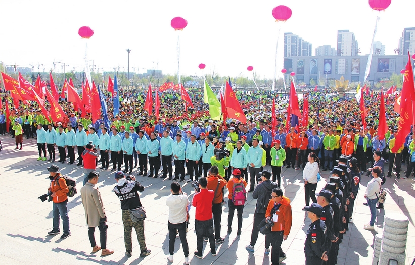 探析城市文明底色——梅河口市“一袋牛奶的暴走”公益活動側記