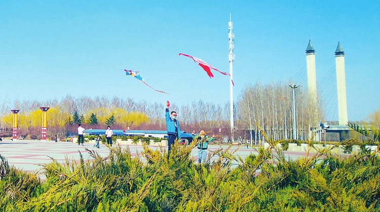 天氣漸暖 吉林省市民紛紛走出家門