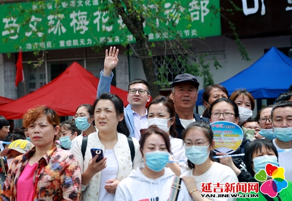 延吉考區3036名考生意氣風發走進考場接受高考檢閱