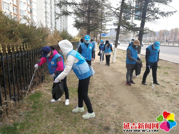 創建全國文明城 延吉“藍馬甲”在行動