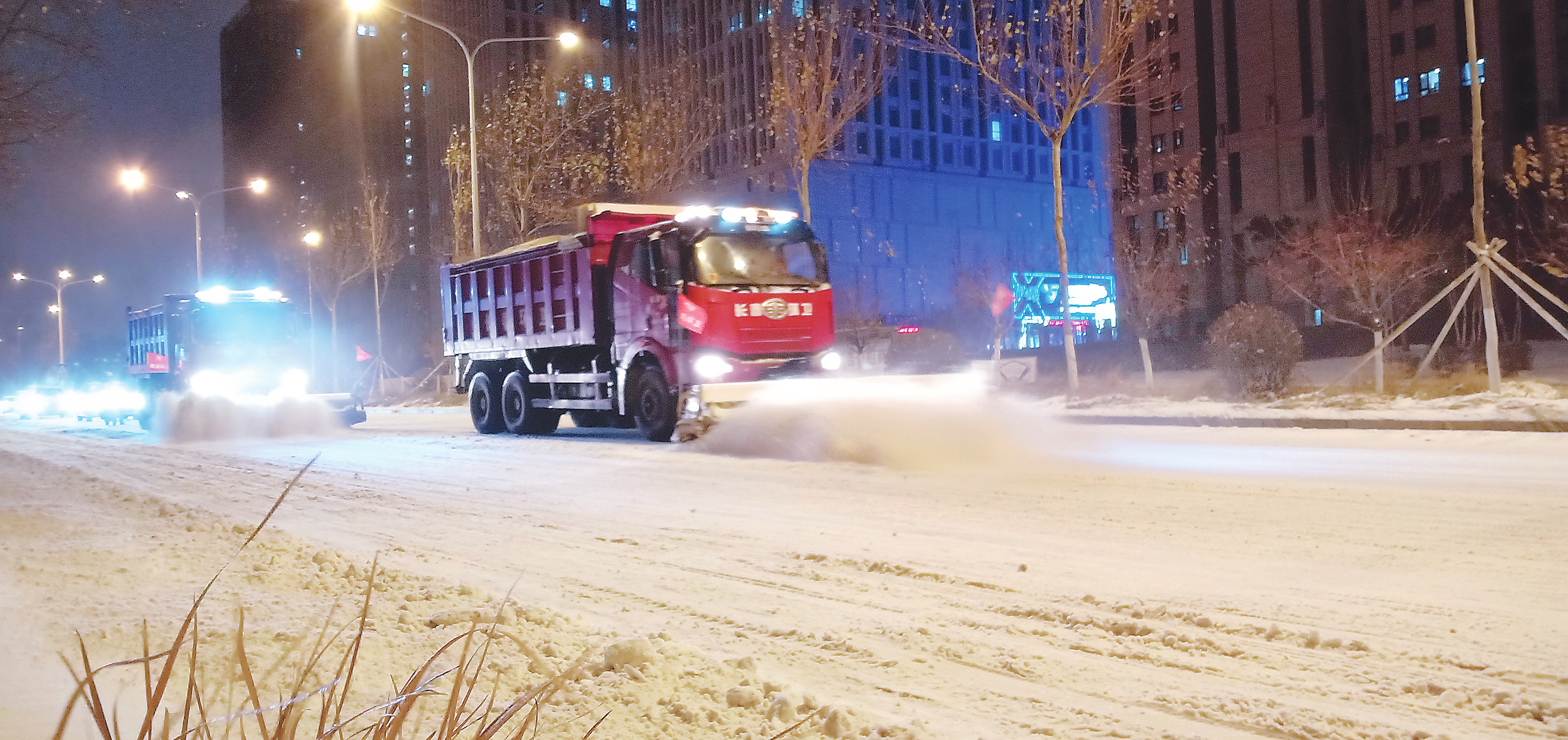 長春市開展清雪工作應對極端天氣 全力保障主次幹路車輛通行順暢