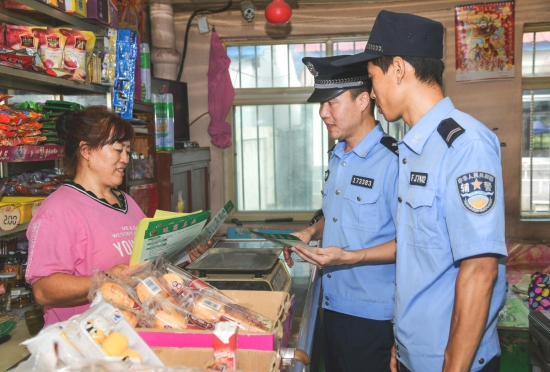 “一村一輔警”警務模式讓服務與百姓更近