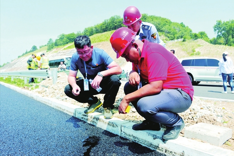 快著鞭 築長虹——吉林省交通運輸廳全面加快高速公路建設掠影