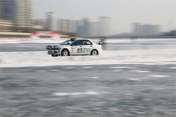 第六屆東北亞冰雪汽車拉力賽在延吉激情開賽_fororder_圖片2