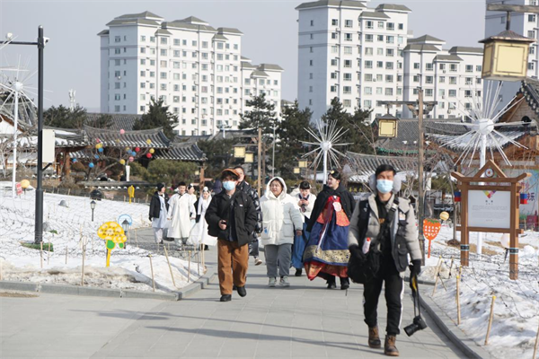 圖片默認標題_fororder_中國朝鮮族民俗園人氣不減 供圖 延吉市委宣傳部