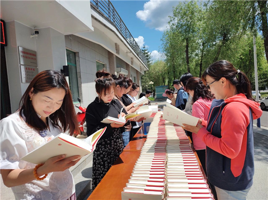 安圖縣開展“書香安圖 閱讀引領未來”主題宣傳周活動_fororder_1