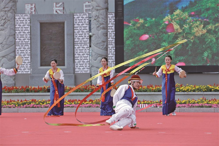 長白朝鮮族自治縣第十五屆民俗文化旅遊節啟幕_fororder_吉林圖2-79f48ac8-05d3-4fbf-9362-ba099374c35f