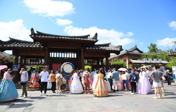 電影《燃冬》全國上映 延吉文旅景象首登大熒幕