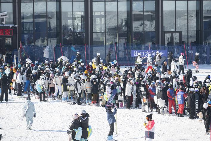 開板就已“沸騰”長春市滑雪運動熱度高漲