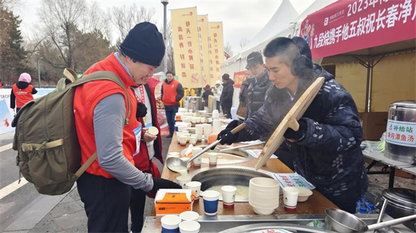 “冰天雪地 熱血開跑”長春凈月潭首屆冰雪歡樂跑激情開賽_fororder_吉林凈月3