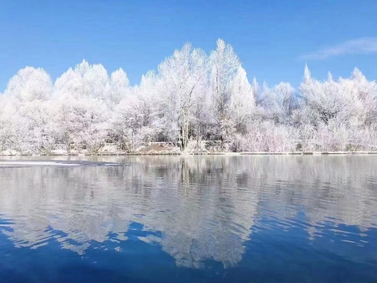 憑什麼火？一起揭秘“安圖礦泉水霧凇漂流”