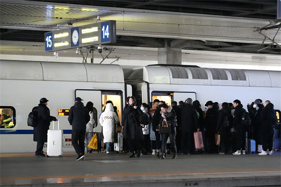 “平安春運、有序春運、溫馨春運”長春站啟動2024年春運旅客運輸工作_fororder_吉林長春站1