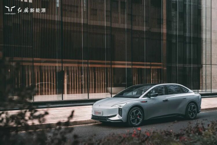 民族汽車品牌紅旗推出解決冬季續航焦慮的純電轎車 最高可達820公里