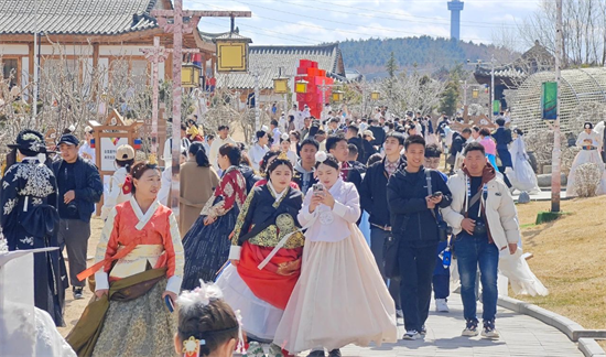 清明節假期延邊文旅市場“春暖花開” 實現國內旅遊收入5.99億元_fororder_圖片 2