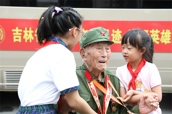 尋訪老兵足跡·傳承紅色精神 | 老兵薛級臣：炮火硝煙中捨生忘死 和平年代發揮餘熱_fororder_圖片4