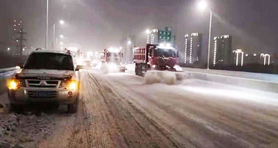 01【吉林】【原創】長春市環衛系統晝夜奮戰應對暴雪