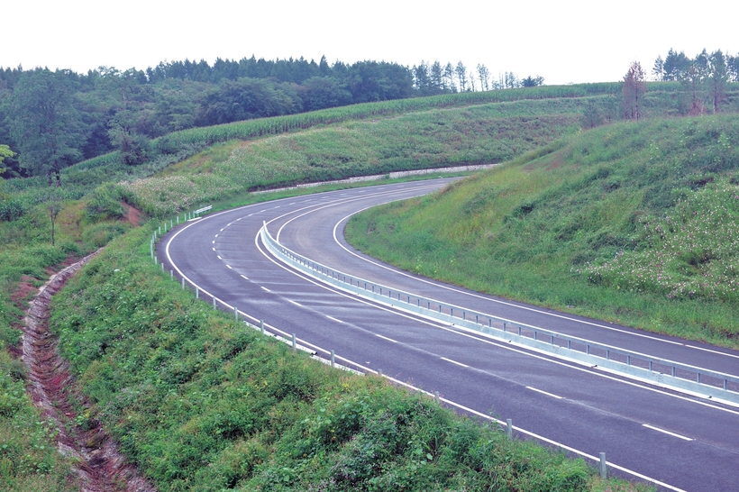 輝白高速公路將於10月末全線建成通車