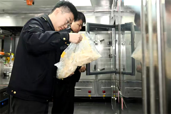 冬季食品安全進入“嚴管期” 延吉市場監管部門多措並舉保安全_fororder_吉林冬季食品