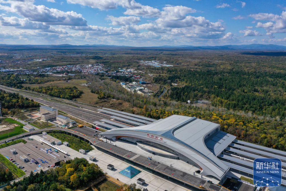 繪就“詩與遠方”新畫卷——吉林文旅市場“雙節”假期火爆一線觀察