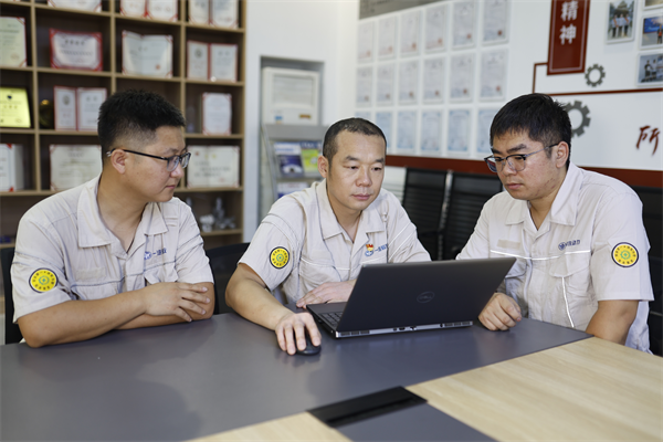 第四屆吉林省“最美退役軍人”聶新宇：戎裝變工裝 軍心鑄匠心_fororder_吉林退役聶新宇2