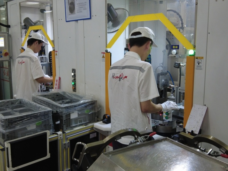 創新築夢·長春汽開智造進行時丨“數智”賦能創新路：一汽旗新動力科技公司的突破與擔當