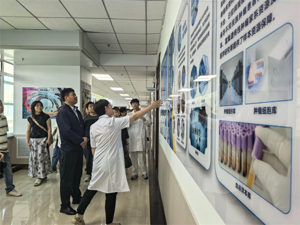 延吉企業家進高校開展實踐活動 尋求校企合作機會_fororder_吉林企業家進高校
