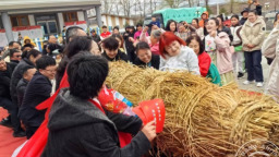 安圖縣舉辦“來多彩延邊 探邊境春韻 相聚松花村 共繪中華情”“五一”文旅體驗活動
