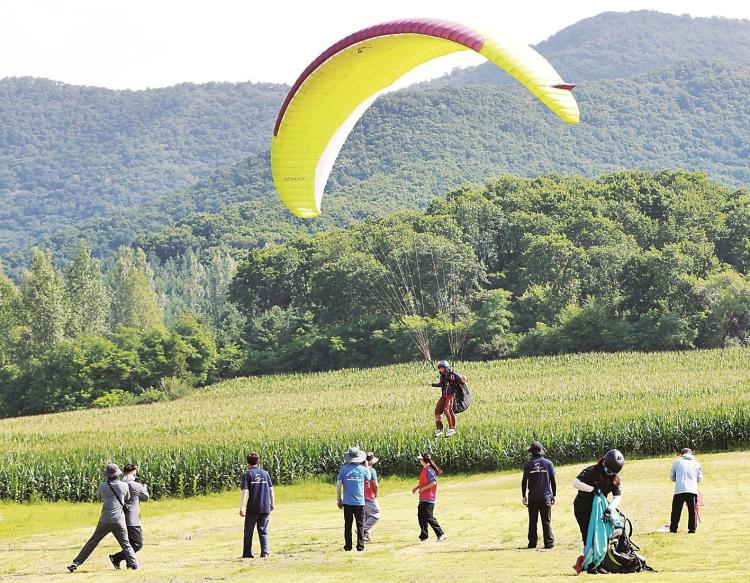 吉林·雙陽第四屆滑翔傘定點比賽啟幕