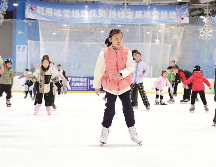 吉林“雪假” 孩子們在冰雪裏玩嗨了！