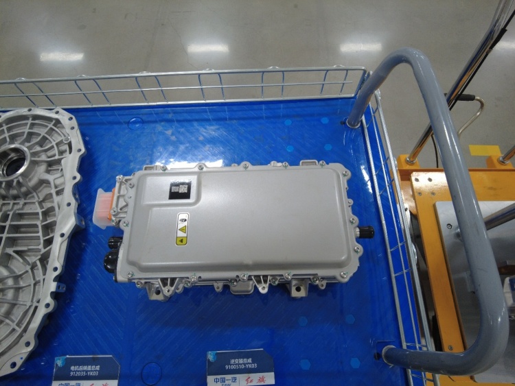 創新築夢·長春汽開智造進行時丨“數智”賦能創新路：一汽旗新動力科技公司的突破與擔當