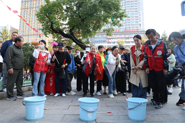 來多彩延邊 慶中華佳節 各族家庭在延吉共享民族歌舞美食盛宴_fororder_吉林多彩延邊4