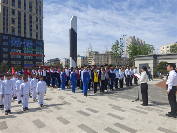 共青團延邊州委聯合共青團延吉市委開展2025年度集中入隊入團儀式_fororder_圖片5