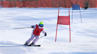 逐雪而行 少年飛馳 延吉市第三屆中小學高山滑雪比賽舉行