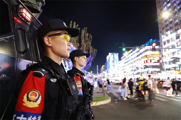 延吉市公安局靠前服務 為延吉旅遊增添平安底色_fororder_吉林公安1