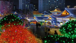 流光溢彩映民俗 冰雪童話迎新年——2026延吉第四屆燈光秀璀璨亮燈