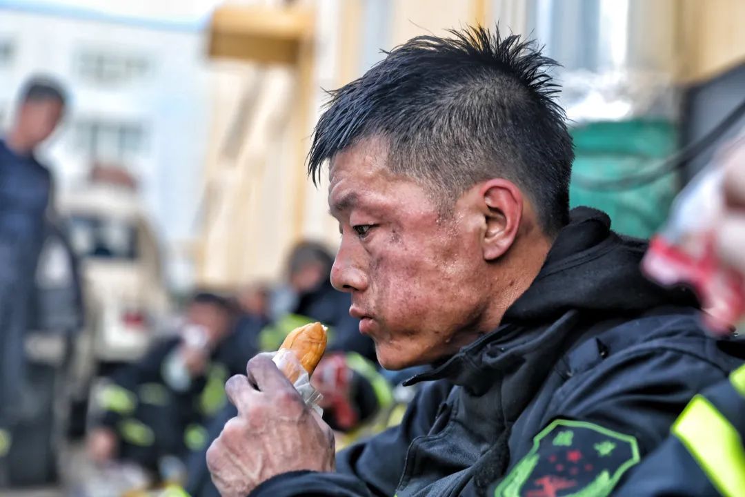 （最美軍人專題）中國退役軍人丨劉亮：從“橄欖綠”到“火焰藍”，依然是向險衝鋒的戰士