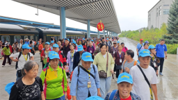 首個享受“引客入延”專項獎補政策的旅遊專列抵達延吉