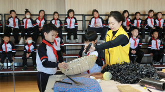 延吉市延新小學舉辦可觸可感的思政課