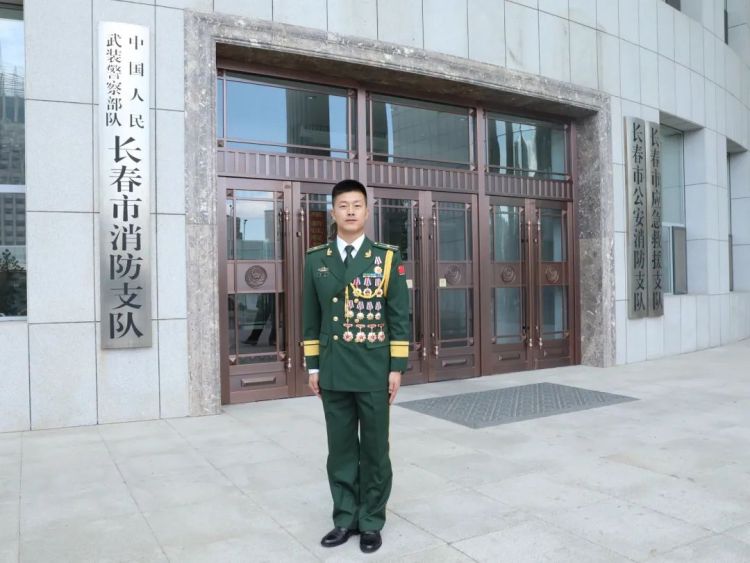 (最美軍人專題)中國退役軍人丨劉亮:從“橄欖綠”到“火焰藍”,依然是向險衝鋒的戰士